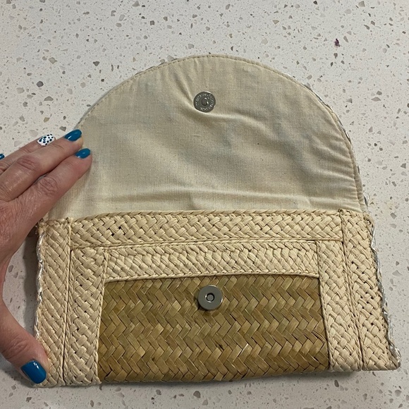 Toss Designs Straw Clutch Handbag - Picture 5 of 6